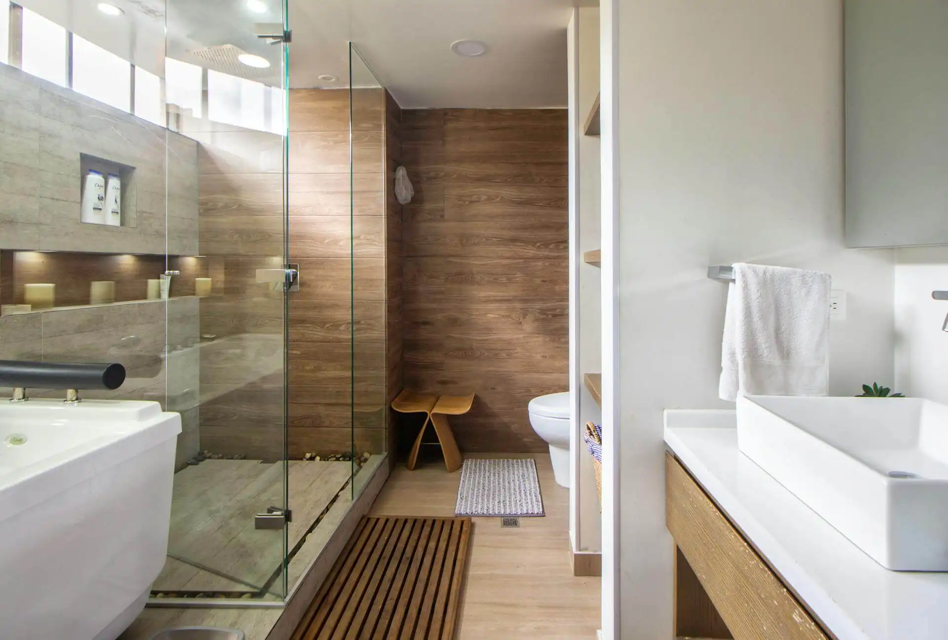 Remodelación de baños con acabados premium en Venezuela | ReformaT